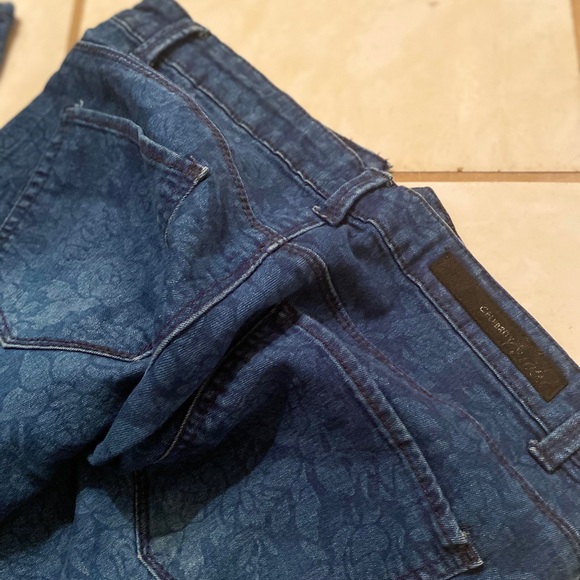 Women’s jeans - Picture 2 of 3